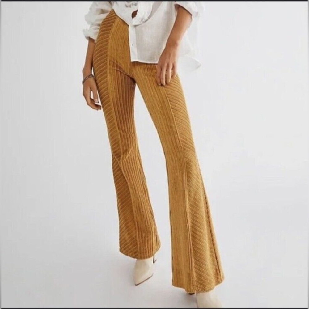 Free people slim pull on velvet flare - XS